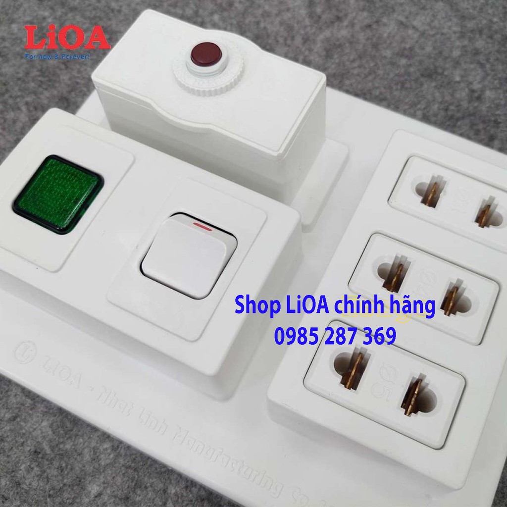 Bảng điện nổi LiOA 15A có 3 ổ cắm 2 chấu 1 công tắc 1 đèn báo màu xanh/ĐỎ