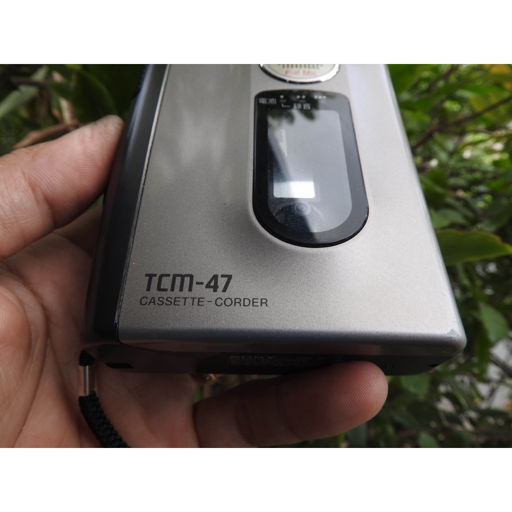 Máy nghe nhạc Cassette Sony TCM-47 loa ngoài loại loa lớn máy có khá đẹp màu vàng hồng