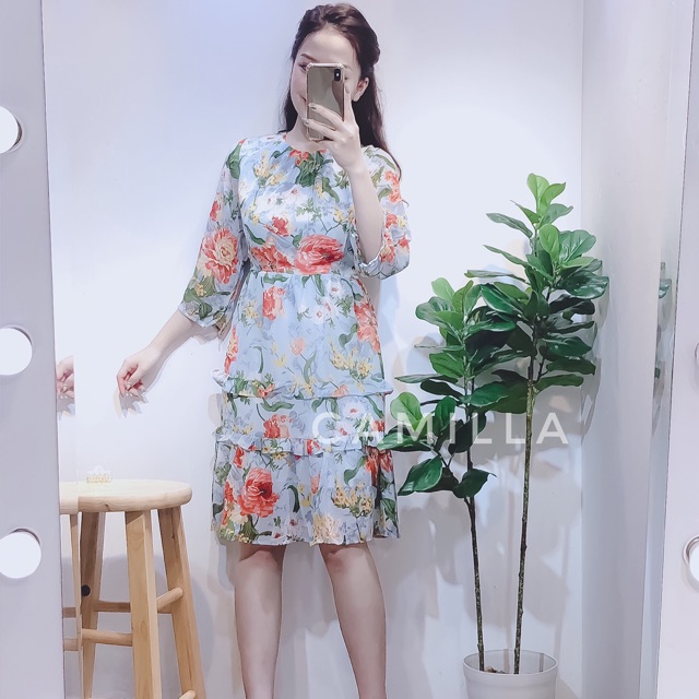 Váy xoè hoa nhí xếp ly cổ