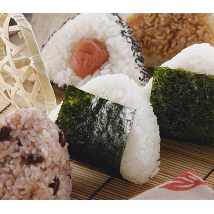 Khuôn cơm Onigiri tam giác