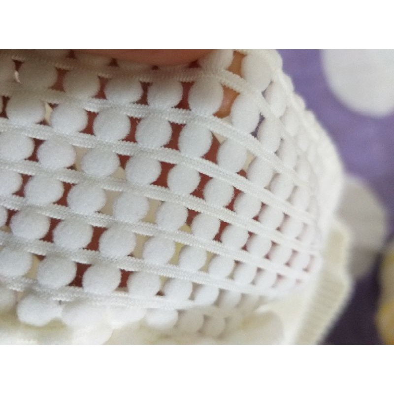 Áo bẹt vai trắng size M nhỏ thanh lý