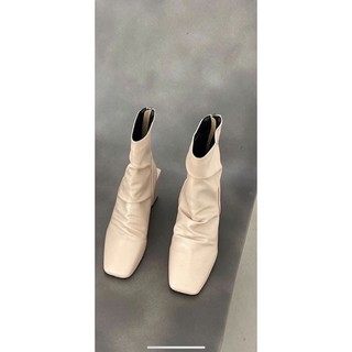 Giày bốt (boots) da bóng nhăn cao cổ đế vuông 7 phân .