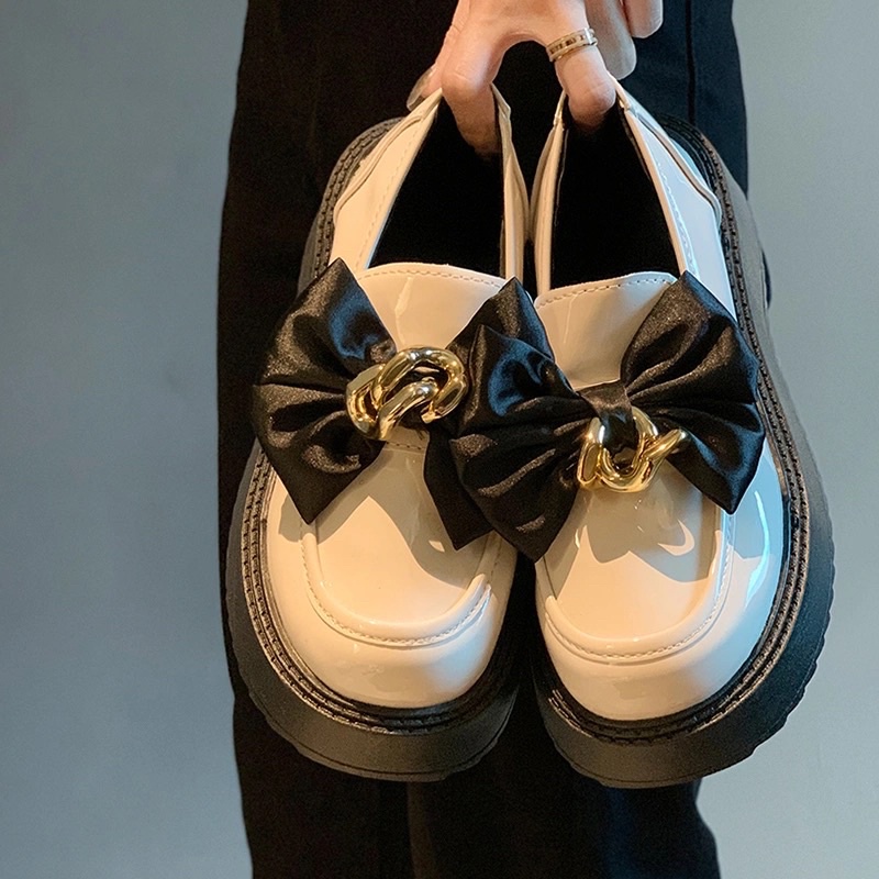 Giày lười phong cách nhận bản