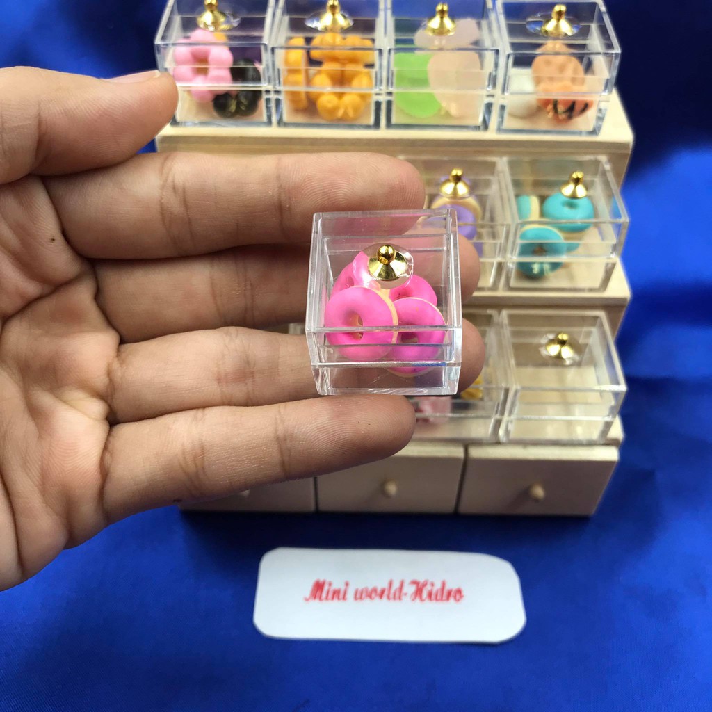 Mô hình khay hộp bánh mica dùng cho trang trí nhà búp bê BJD 1/8 1/12 mini tí hon Miniature tủ quầy gỗ trưng bày bánh.