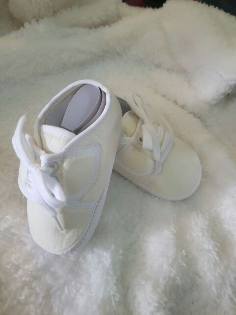 Giày trẻ em đế cao xu mềm cho bé