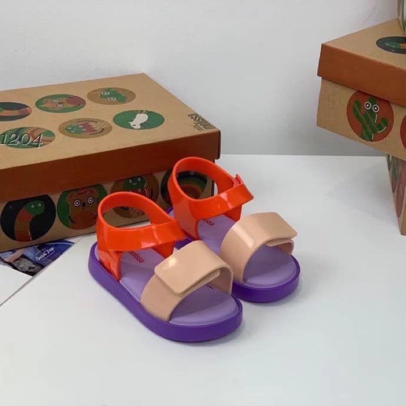 Sandal cho bé