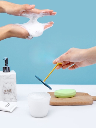 Máy tạo bọt sữa rửa mặt xách tay