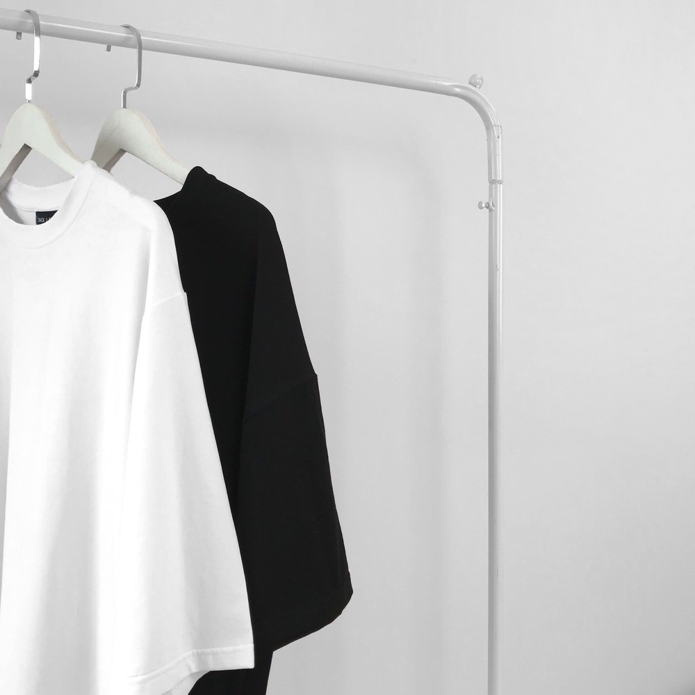 Áo phông xẻ tà unisex ODIN dành cho nam nữ, áo thun dáng basic tay lỡ form rộng chất thun mềm thỏa mái năng động | BigBuy360 - bigbuy360.vn