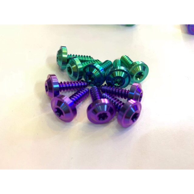 Ốc titan gr5 5x18 xoắn bắt dàn áo yamaha exciter 135 150