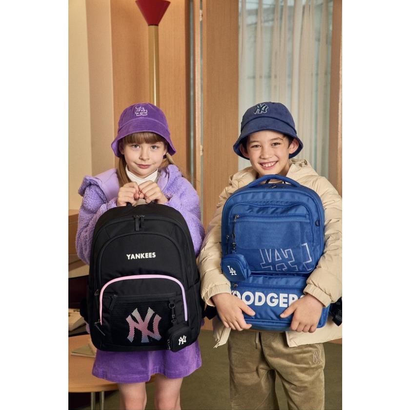 BALO  HỌC SINH MLB NEWYORK YANKEES KID 2022 Size 43cm x 32cm x 12cm • Chất liệu 100% polyester hãng  • Nhiều ngăn