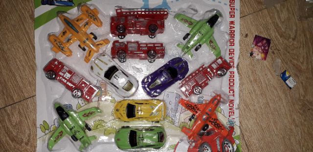 Sét 12 mô hình xe cứu hỏa và máy bay bằng nhựa chạy chớn