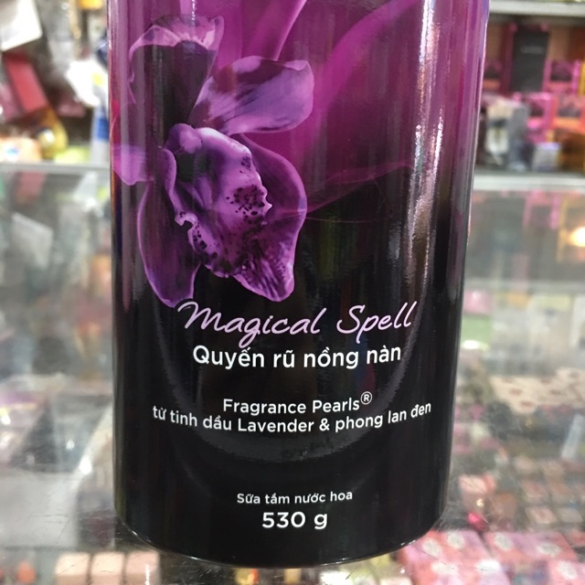 Sữa tắm nước hoa Lux Magical Spell Quyến Rũ Nồng Nàn chai 530g (520ml)