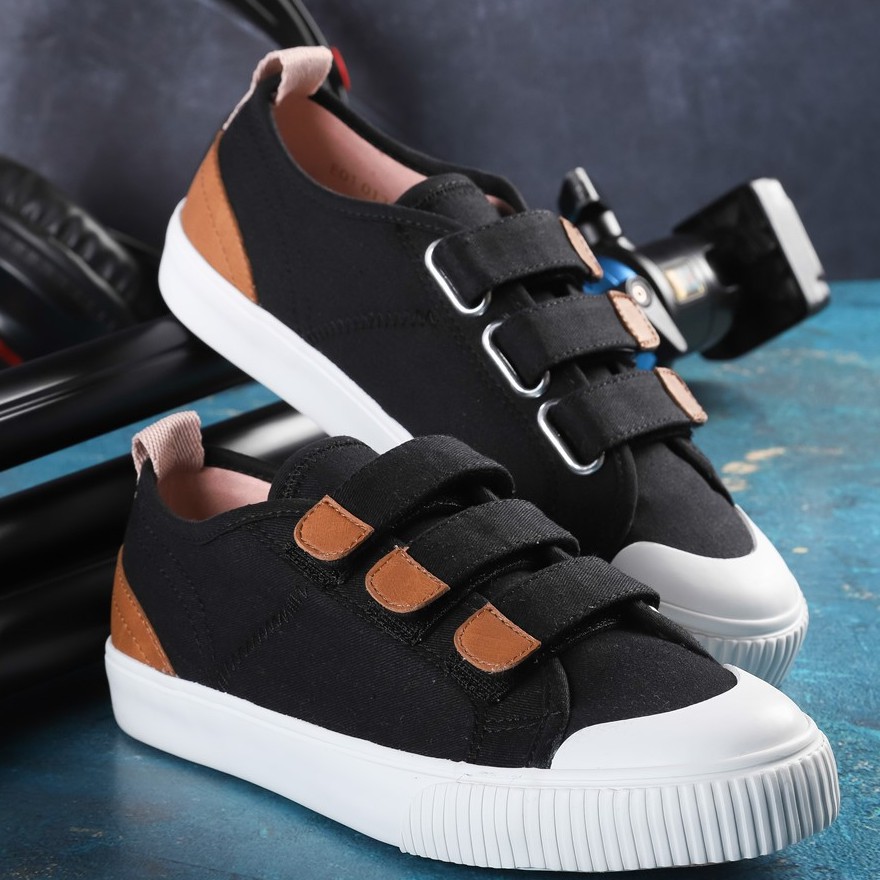 Mặc gì đẹp: Êm ái với Giày Sneaker Vải Nữ DINCOX E01 Quai Dán Nữ Tính Black