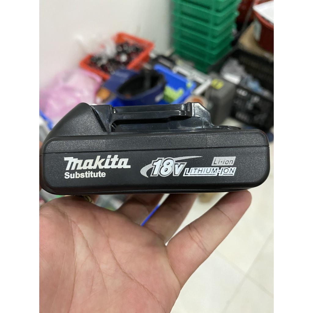 Pin Makita 18V 2.5 AH 1 hàng cell nhận sạc zin, led báo Pin như zin. BN.