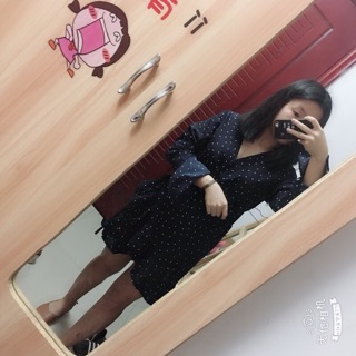 Váy chấm bi