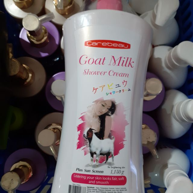 Sữa tắm dê Goat milk của Care Beau tăng cường dưỡng ẩm và làm trắng, bạn sẽ thấy làn da mềm mịn sáng trắng sau khi tắm