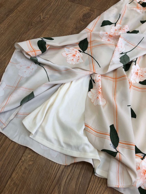 Đầm J. Tay-lor - xuất dư