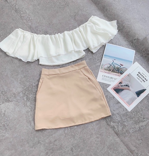 SET ÁO CROP BÈO TRẮNG CHÂN VÁY NUDE CHỮ A | BigBuy360 - bigbuy360.vn