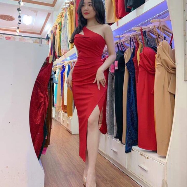 Đầm body lệch vai