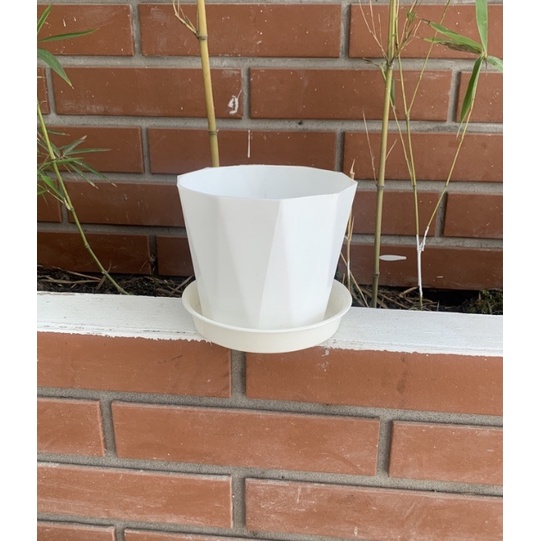 CHẬU NHỰA TRỒNG HOA CÂY CẢNH ĐỂ BÀN HÌNH KIM CƯƠNG