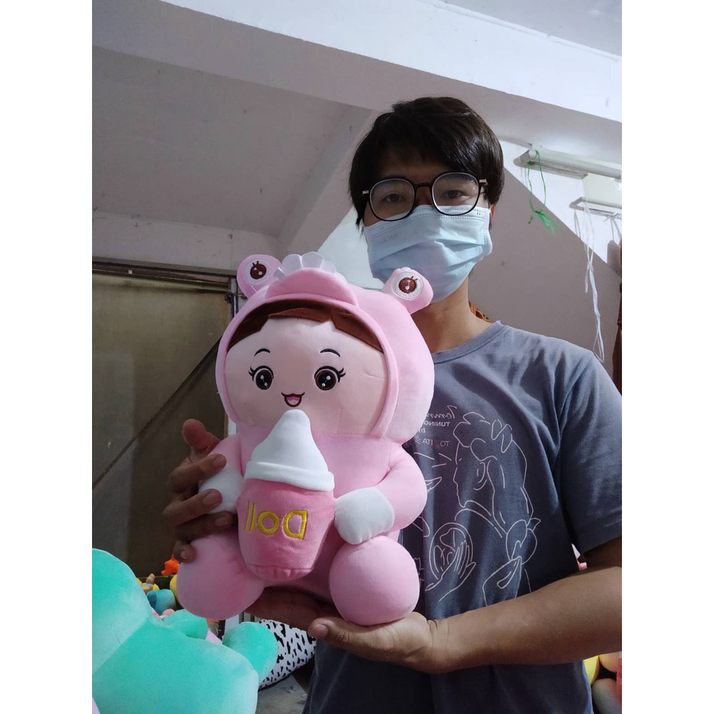 Gấu bông búp bê baby cosplay khủng long ôm bình sữa