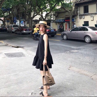 Đầm cổ yếm đuôi cá