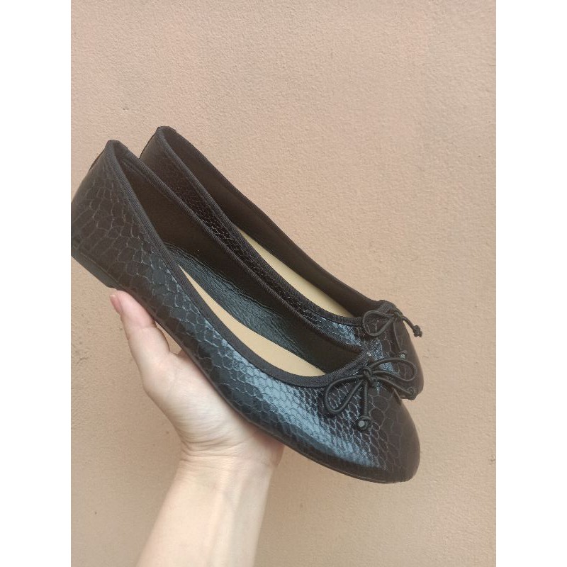 Giày bệt nhẹ tênh,êm chân thoải mái a