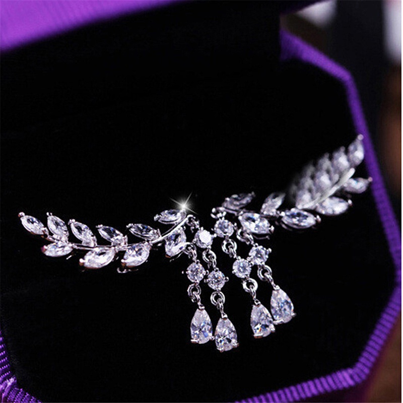 Hoa Tai Dáng Dài Hình Lá Đính Đá Phối Tua Rua Thời Trang