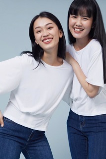 Blue T shirt . Áo thun kiểu .