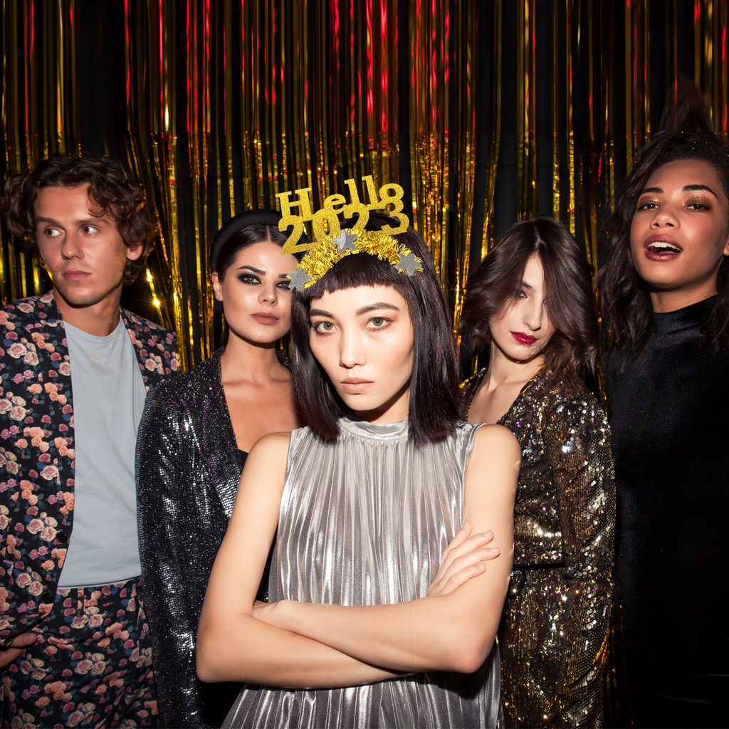 Băng Đô Cài Tóc Trang Trí Chữ Hello 2023 Cho Nữ