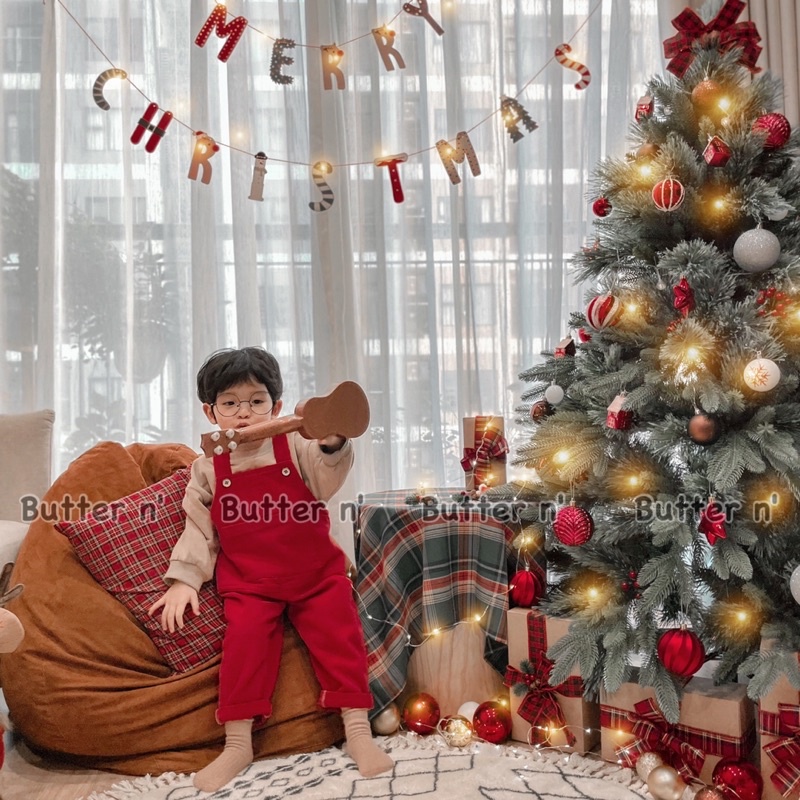 Yếm Jean Đỏ Mềm Mại Cho Bé