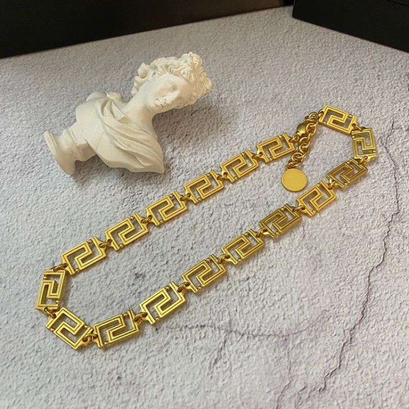 VÒNG CỔ VERSACE TRƠN KIỂU ĐƠN GIẢN