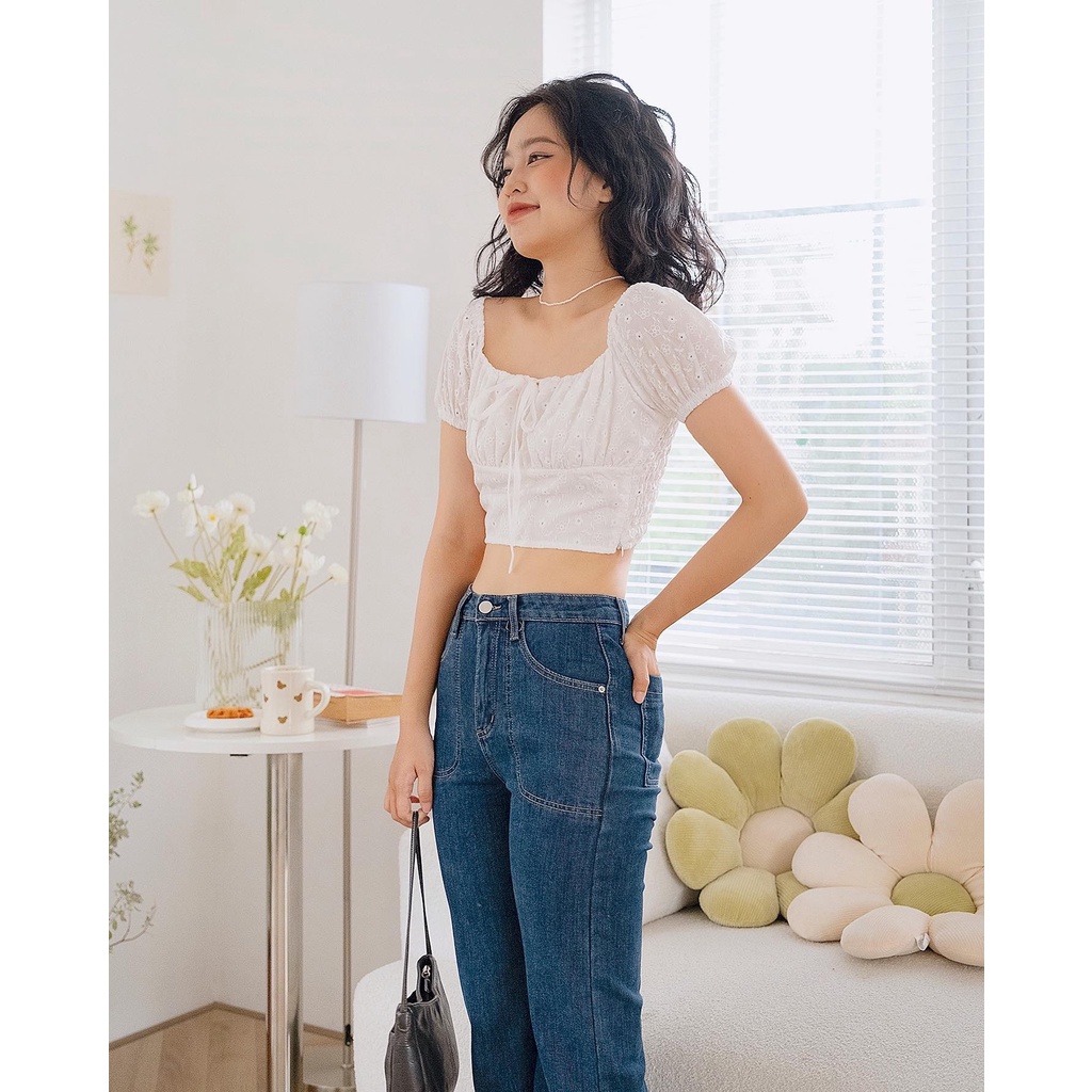 Áo croptop trắng cổ vuông buộc nơ ngực Naked by V - Cassie Croptop