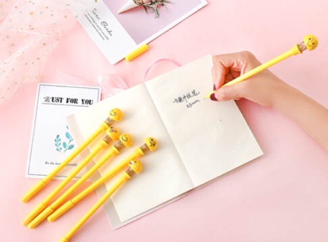 Bút Bi Nước Emoji Lúc Lắc