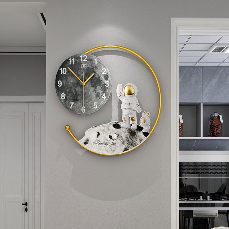 Đồng hồ phi hành gia kim loại treo tường decor, đồng hồ trang trí nhà cửa phòng khách có đèn nghệ thuật NPR34
