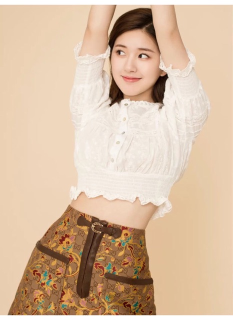Set áo croptop chân váy Triệu Lộ Tư