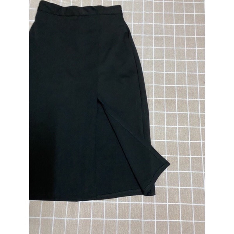 Pass chân váy dài xẻ tà