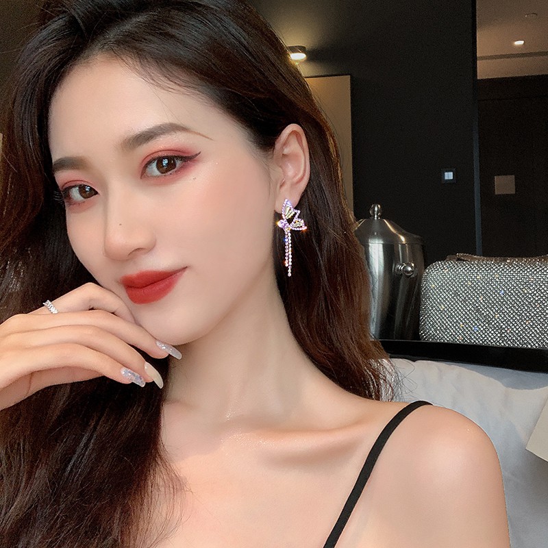 Bông tai hồ điệp đính đá lấp lánh tua rua BT204