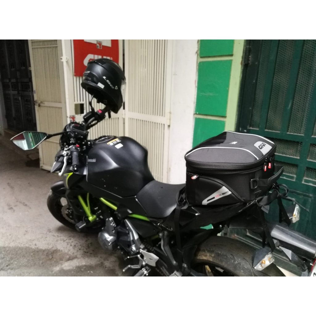 Túi ràng đuôi xe Givi XS313 - dung tích 20L màu đen