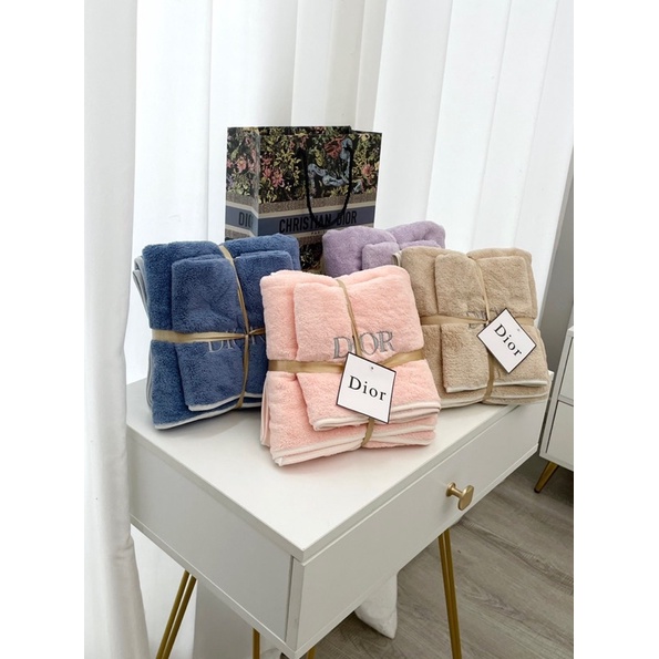 Set 2 khăn tắm thương hiệu ( kèm túi xách )