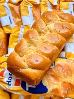 Bánh mì hoa cúc date mới