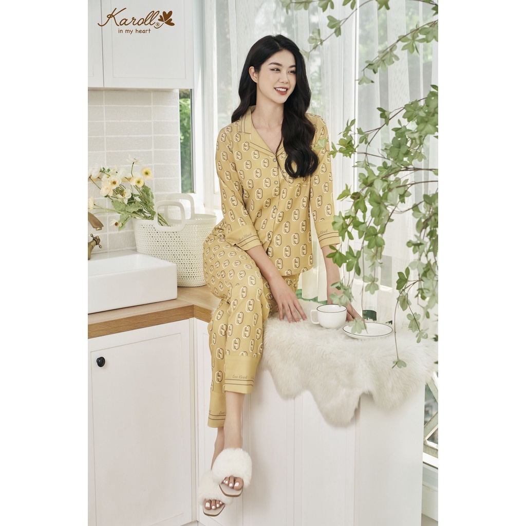 Bộ đồ mặc nhà nữ Karoll lụa luxury quần dài tay lỡ họa tiết chữ NH22.064