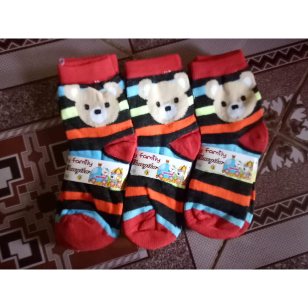 Tất Trẻ Em