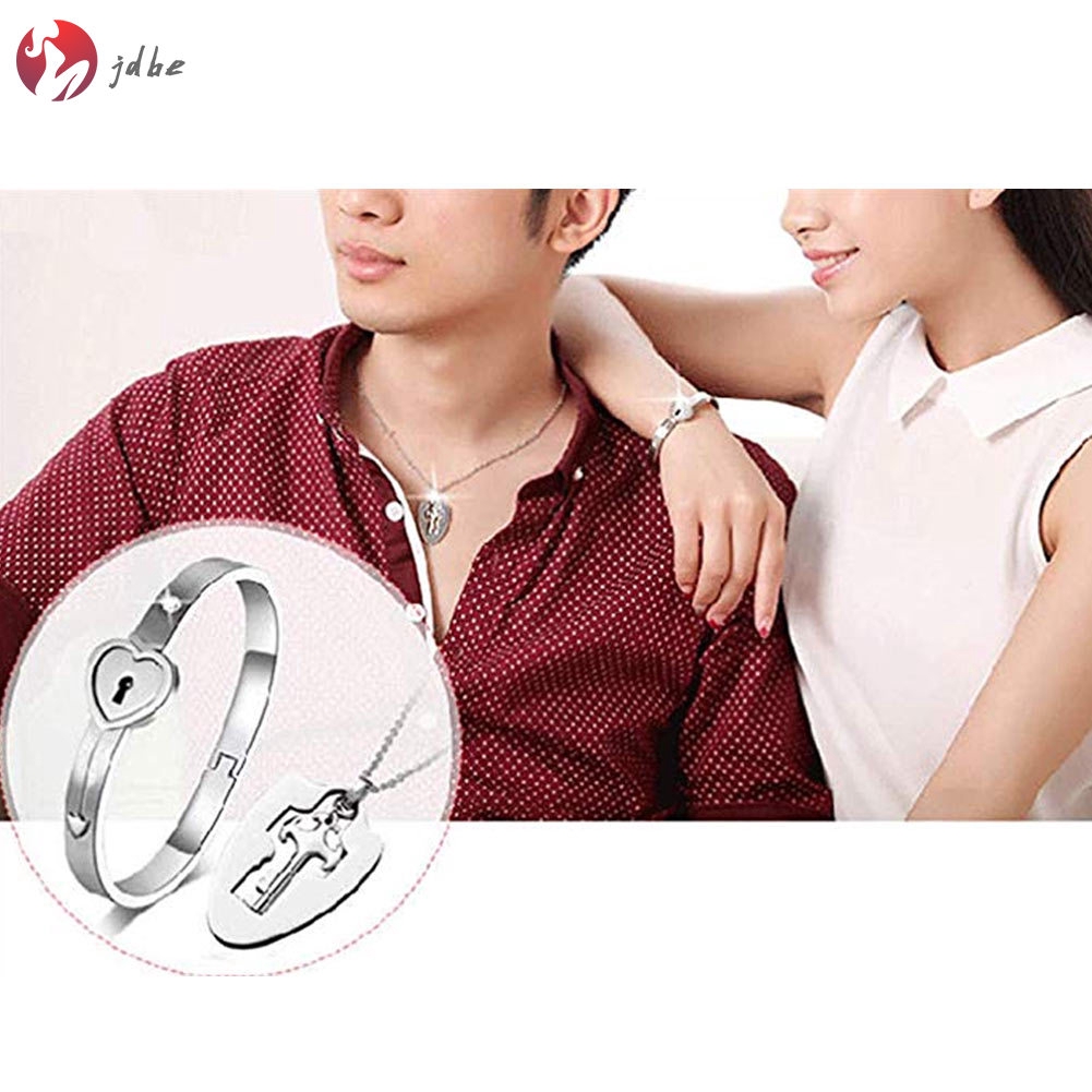 Bộ vòng tay và dây chuyền mặt chìa khóa độc đáo tượng trưng cho tình yêu vĩnh cửu độc đáo