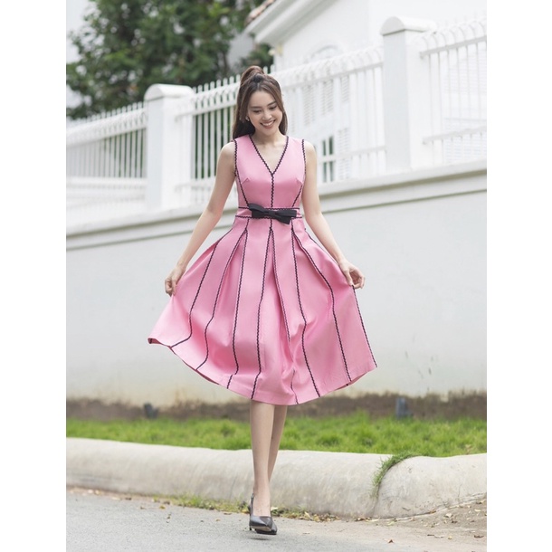 Sixdo new tag đầm hồng xoè chạy viền đen mới nguyên tag S/M
