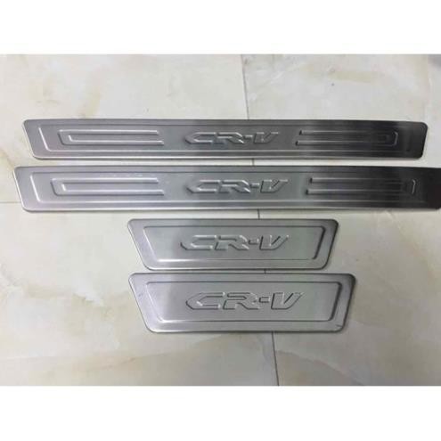 Ốp bậc cửa , bậc chân trong, ngoài xe Honda CRV 2018- 2019- 2020- 2021- 2022 mẫu inox