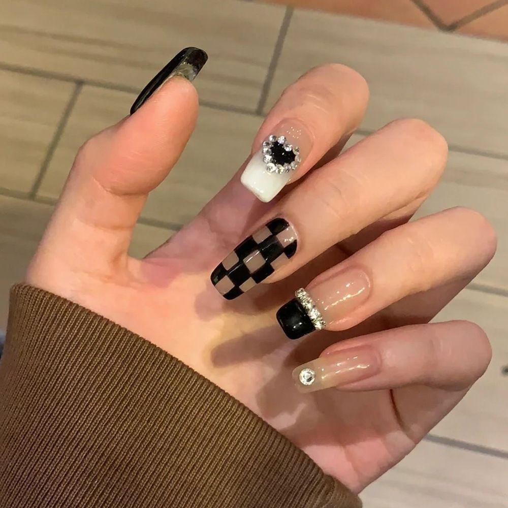 Miếng Dán Trang Trí Móng Tay Họa Tiết Kẻ Sọc Đen Đẹp Mắt