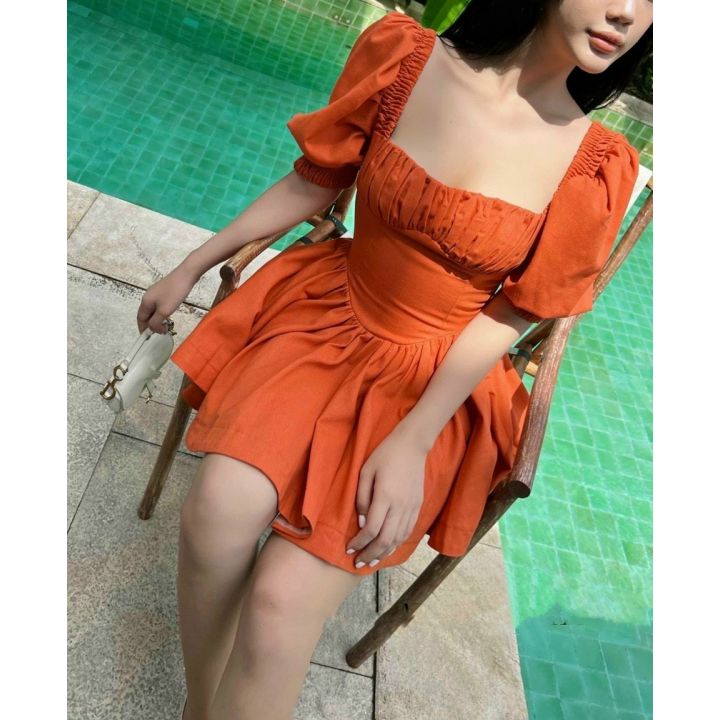 Đầm Kate Cổ Vuông Tay Ngắn Chạy Viền Thun Mẫu Trơn Dãng Xòe