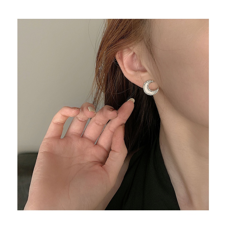 Khuyên tai hình mặt trăng phong cách Hàn Quốc dành cho nữ