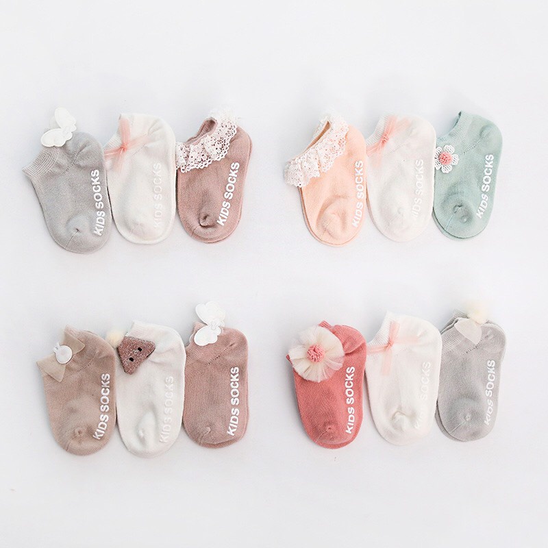 THANH LÝ - Set 3 Đôi Tất Chống Trượt Phối Ren Siêu Xinh Cho Bé Gái 0-1 tuổi